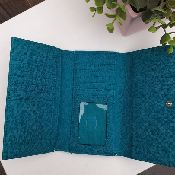 Guess Turquoise Wallet - Picture 3 of 8